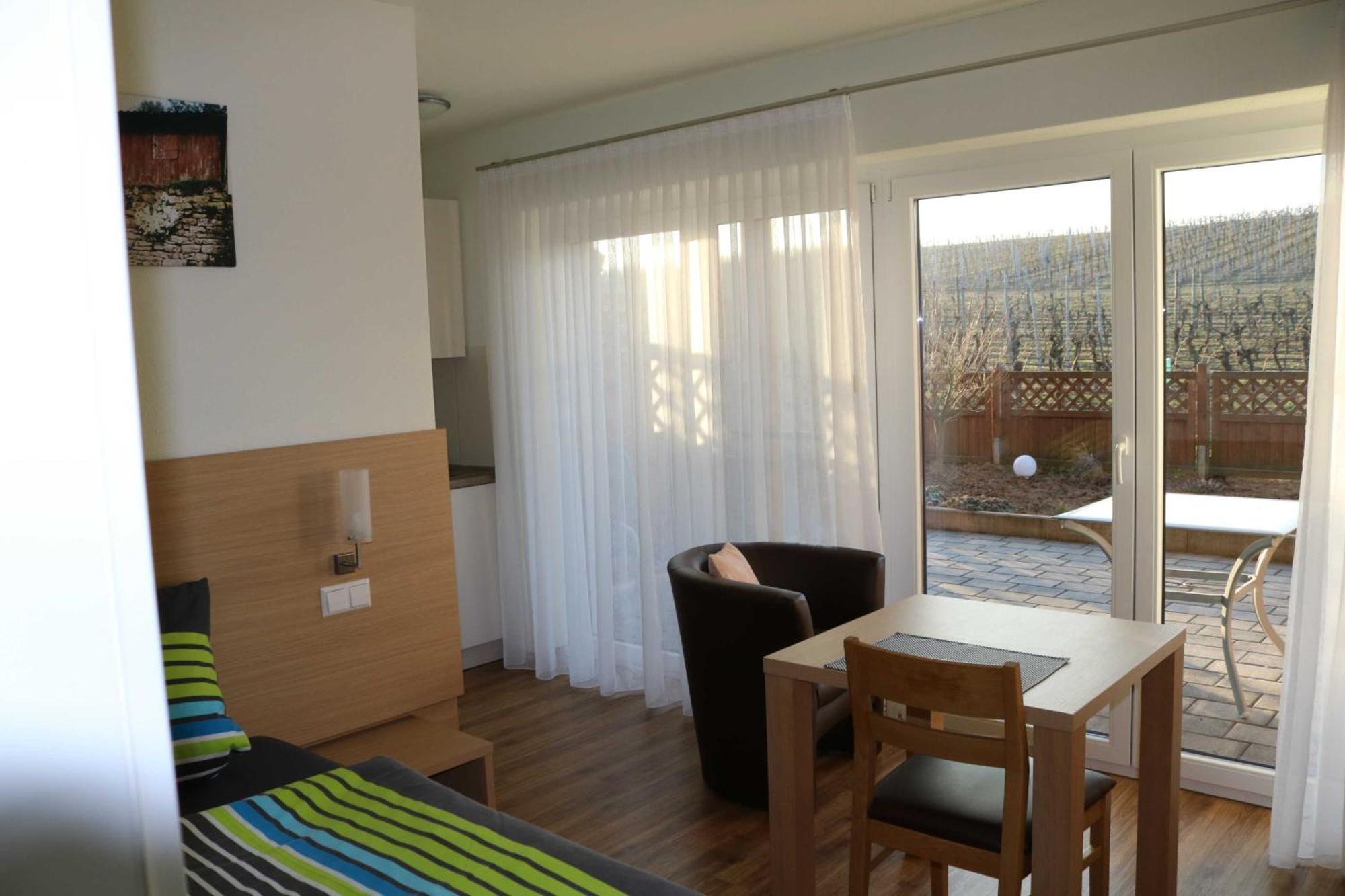 Winzerhof Schmid Apartamento Schwaigern Exterior foto