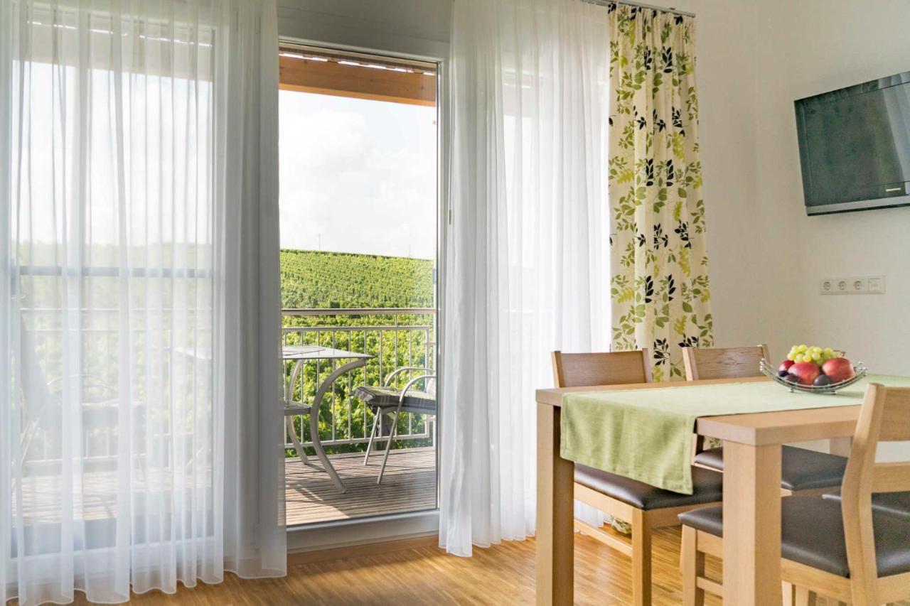 Winzerhof Schmid Apartamento Schwaigern Exterior foto