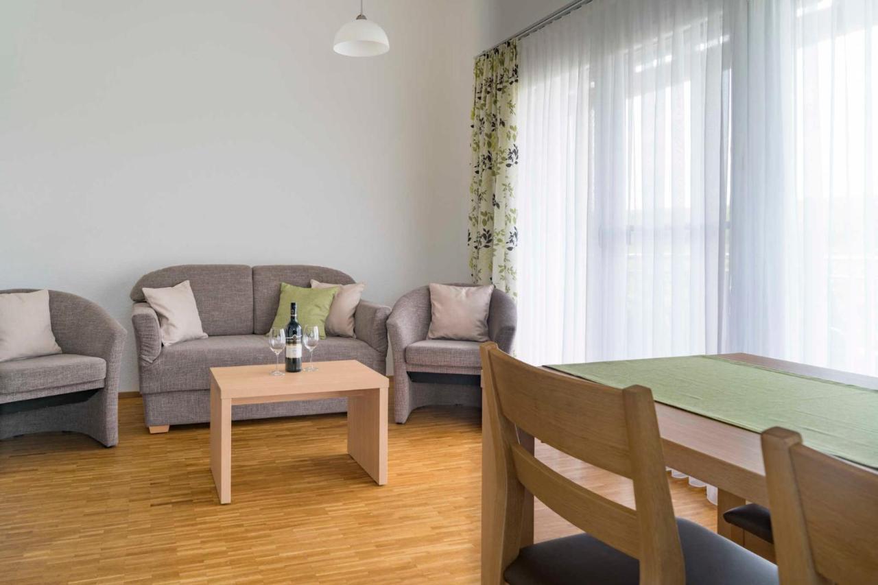 Winzerhof Schmid Apartamento Schwaigern Exterior foto
